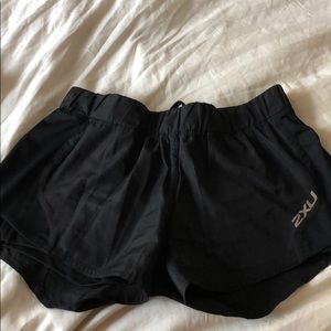 2XU running shorts with built in spandex
